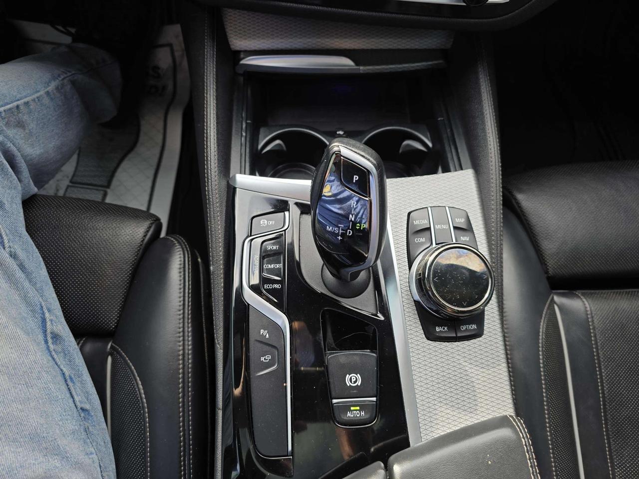 2019 BMW 5 Series M550i xDrive Sedan Photo