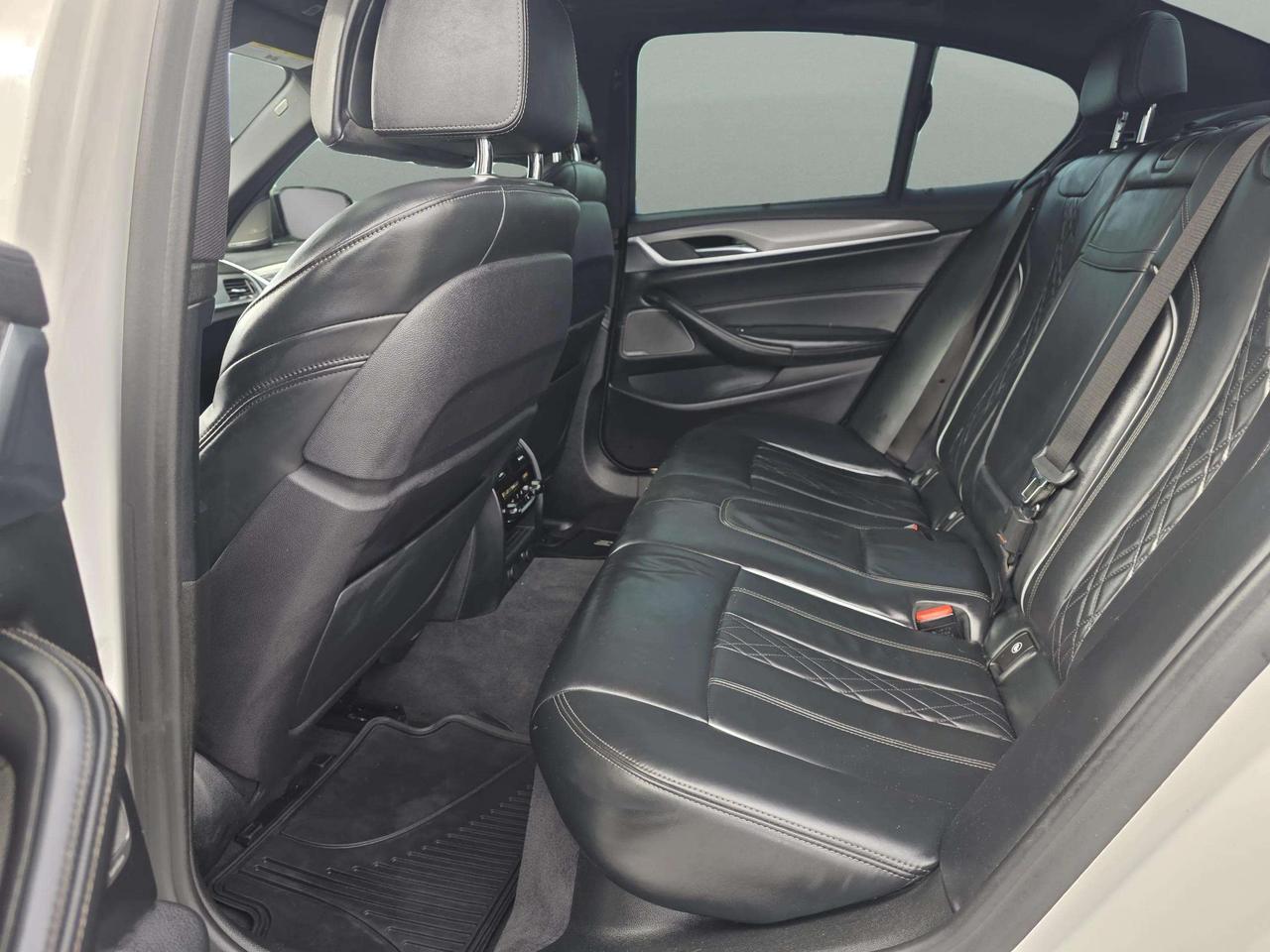 2019 BMW 5 Series M550i xDrive Sedan Photo