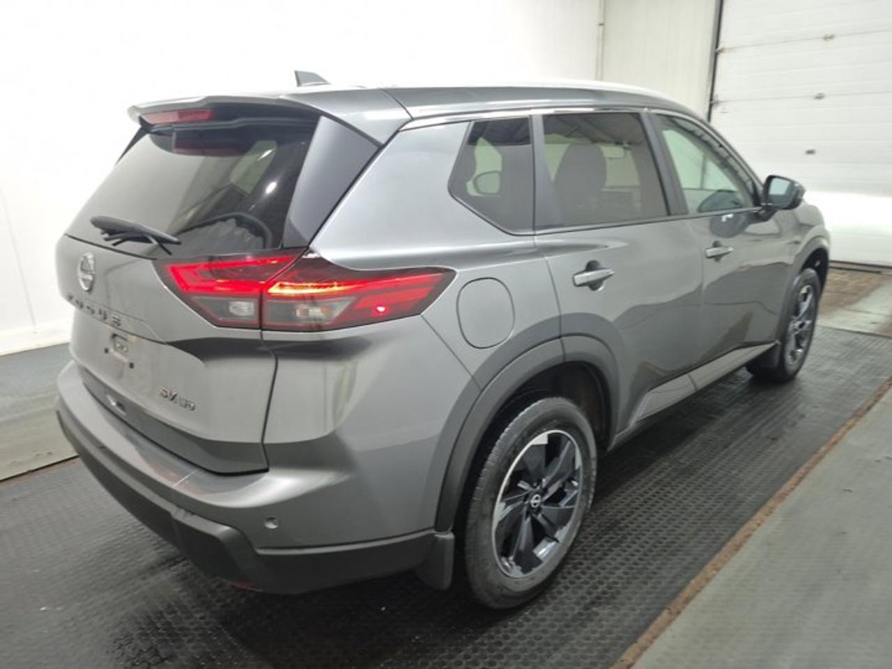 2024 Nissan Rogue SV AWD | Sunroof | Adaptive Cruise | Power Seat | Power Liftgate | Remote Start | CarPlay & More ! Photo