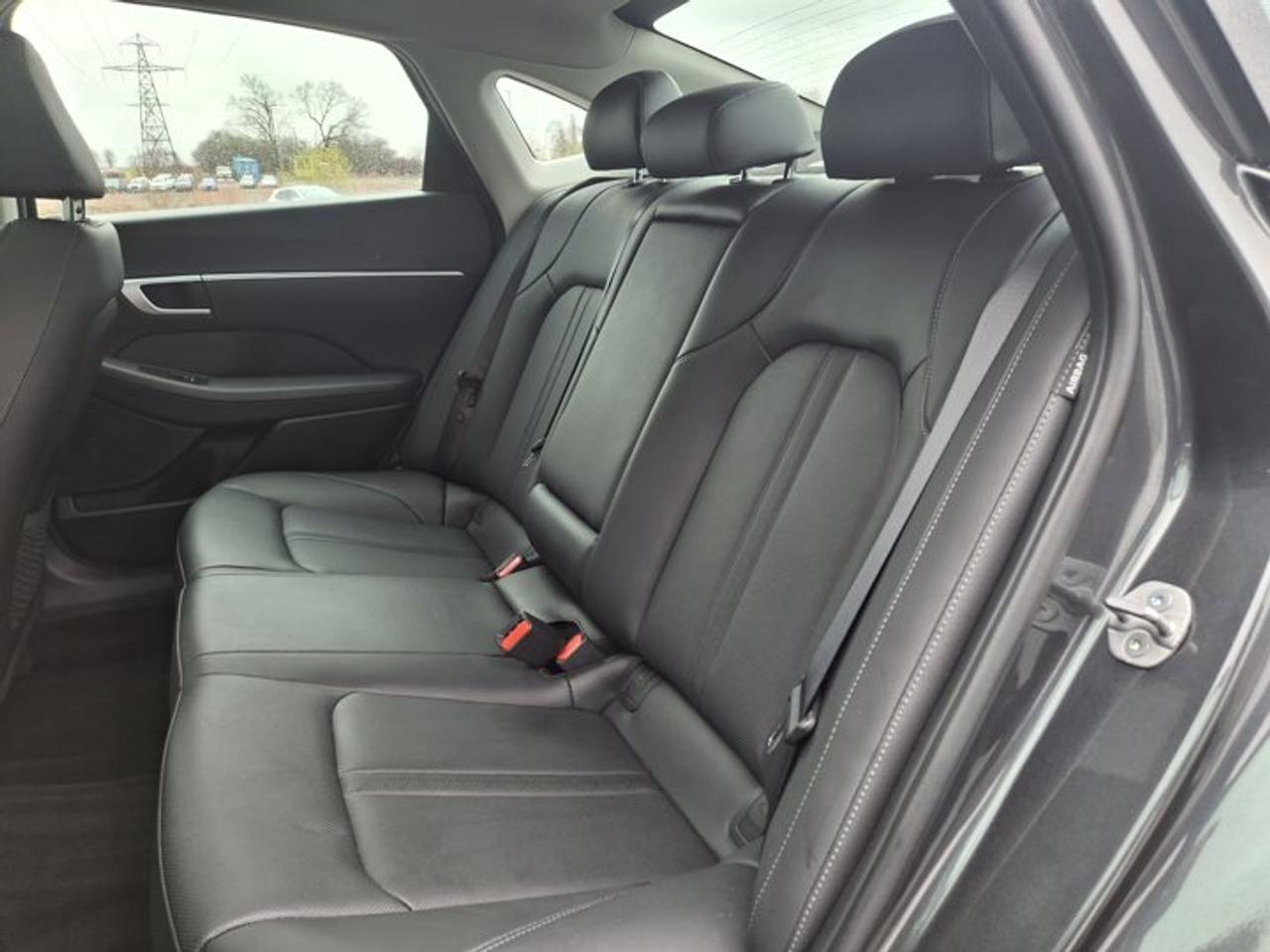 2025 Hyundai Sonata Preferred-Trend | Leather | Panoramic Sunroof | Heated + Cooled Seats | Wireless Carplay | and More! Photo