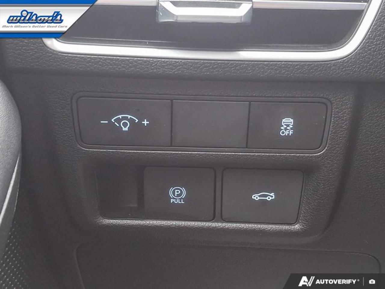 2025 Hyundai Sonata Preferred-Trend | Leather | Panoramic Sunroof | Heated + Cooled Seats | Wireless Carplay | and More! Photo