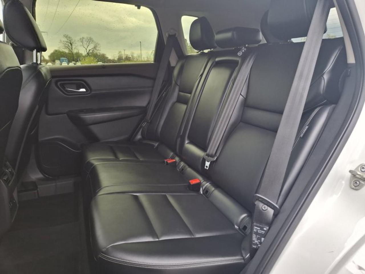 2023 Nissan Rogue SV Midnight Edition AWD | Leather | Pano Roof | Heated Seats + Steering | Remote Start | and More ! Photo