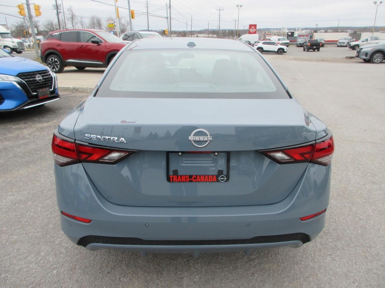 2025 Nissan Sentra SV Photo3