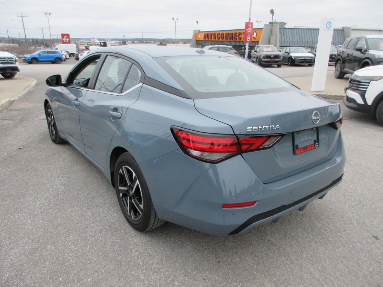 2025 Nissan Sentra SV Photo