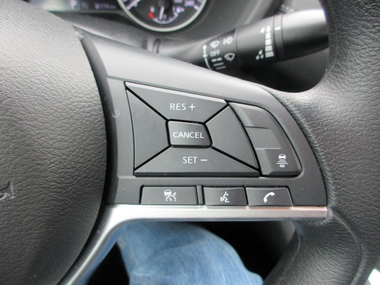 2025 Nissan Sentra SV Photo