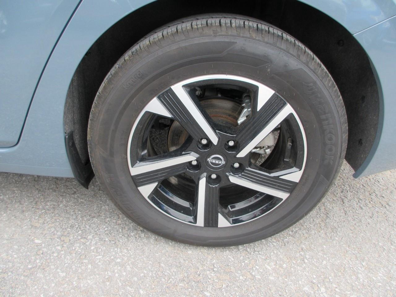 2025 Nissan Sentra SV Photo