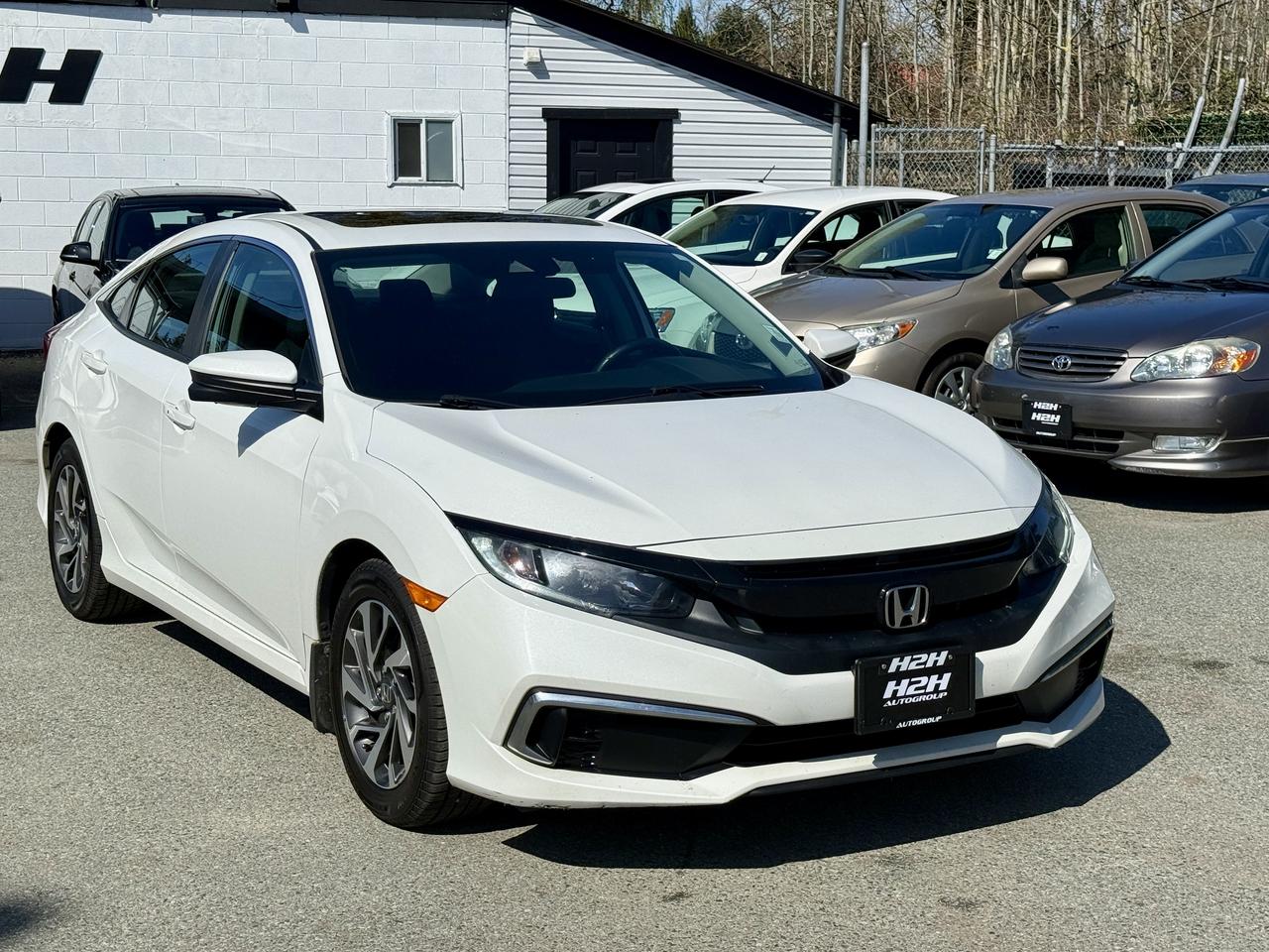 2019 Honda Civic FINANCING AVAILABLE Photo3
