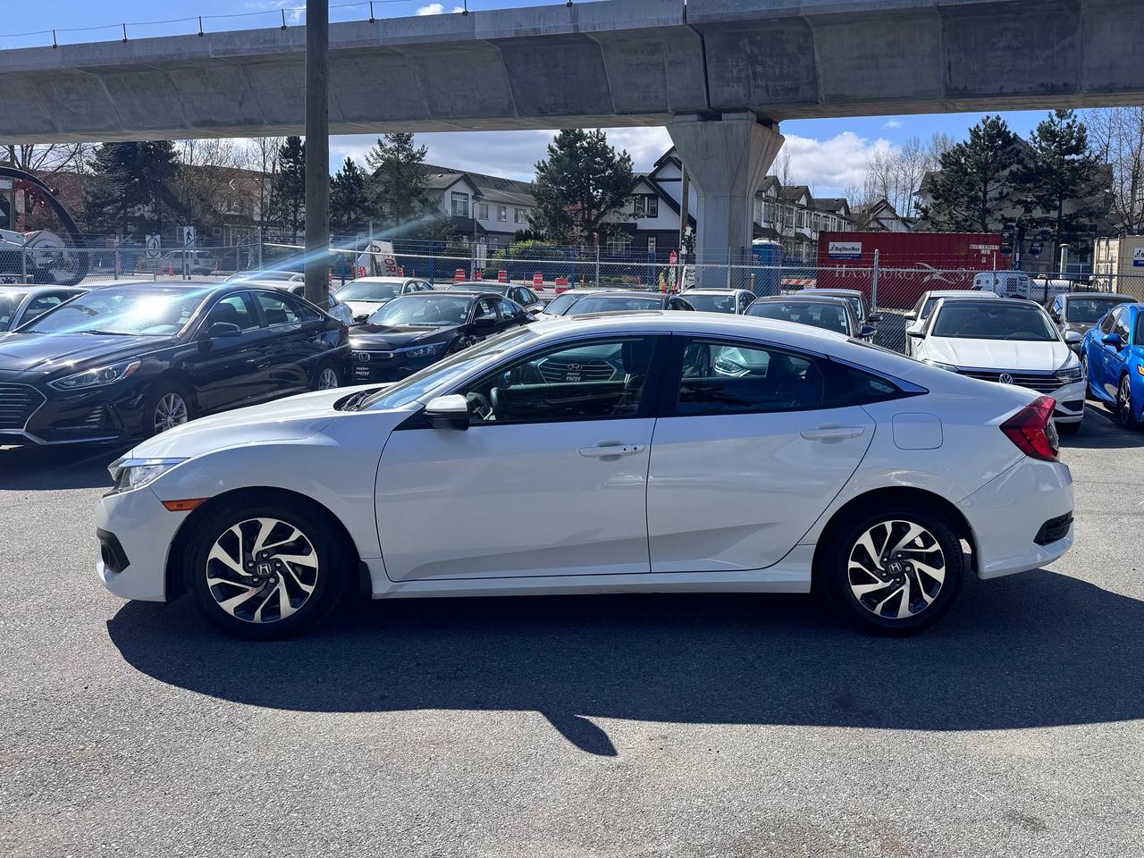 2018 Honda Civic FINANCING AVAILABLE Photo8