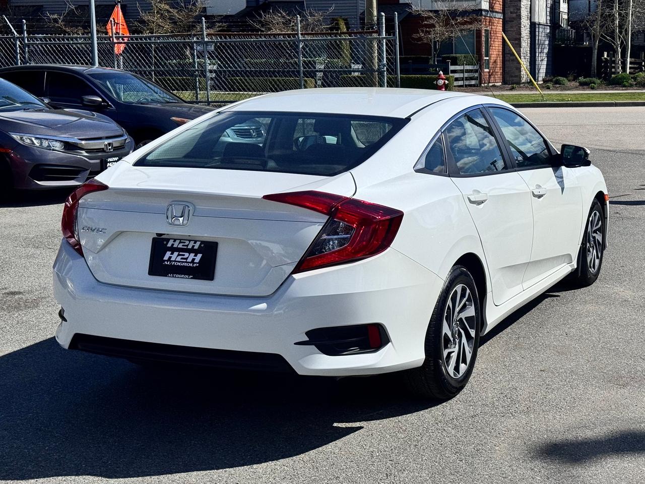 2018 Honda Civic FINANCING AVAILABLE Photo5