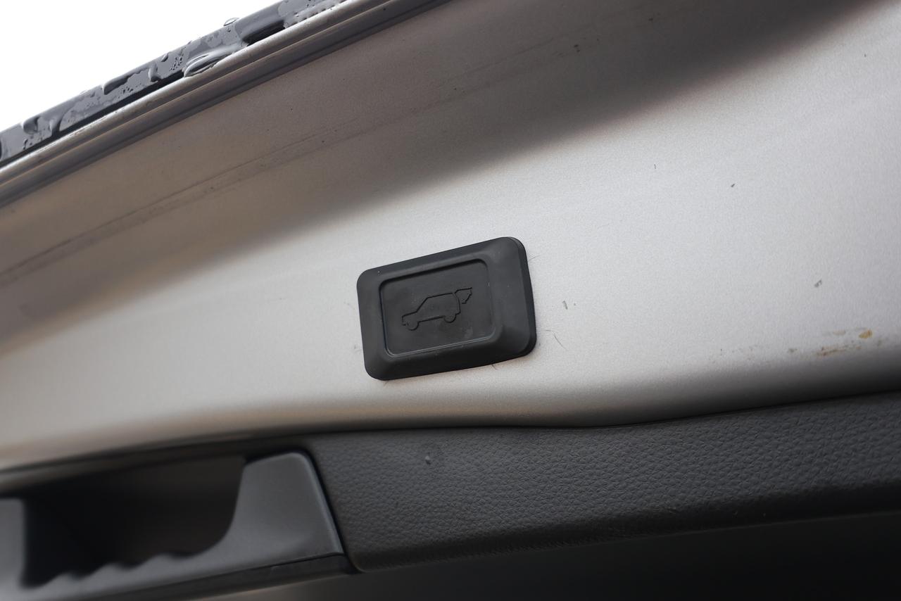 2024 Toyota RAV4 PRIME SE AWD - PLUG-IN HYBRID|SUNROOF|BLINDSPOT Photo