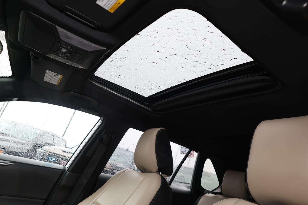 2024 Toyota RAV4 PRIME SE AWD - PLUG-IN HYBRID|SUNROOF|BLINDSPOT Photo