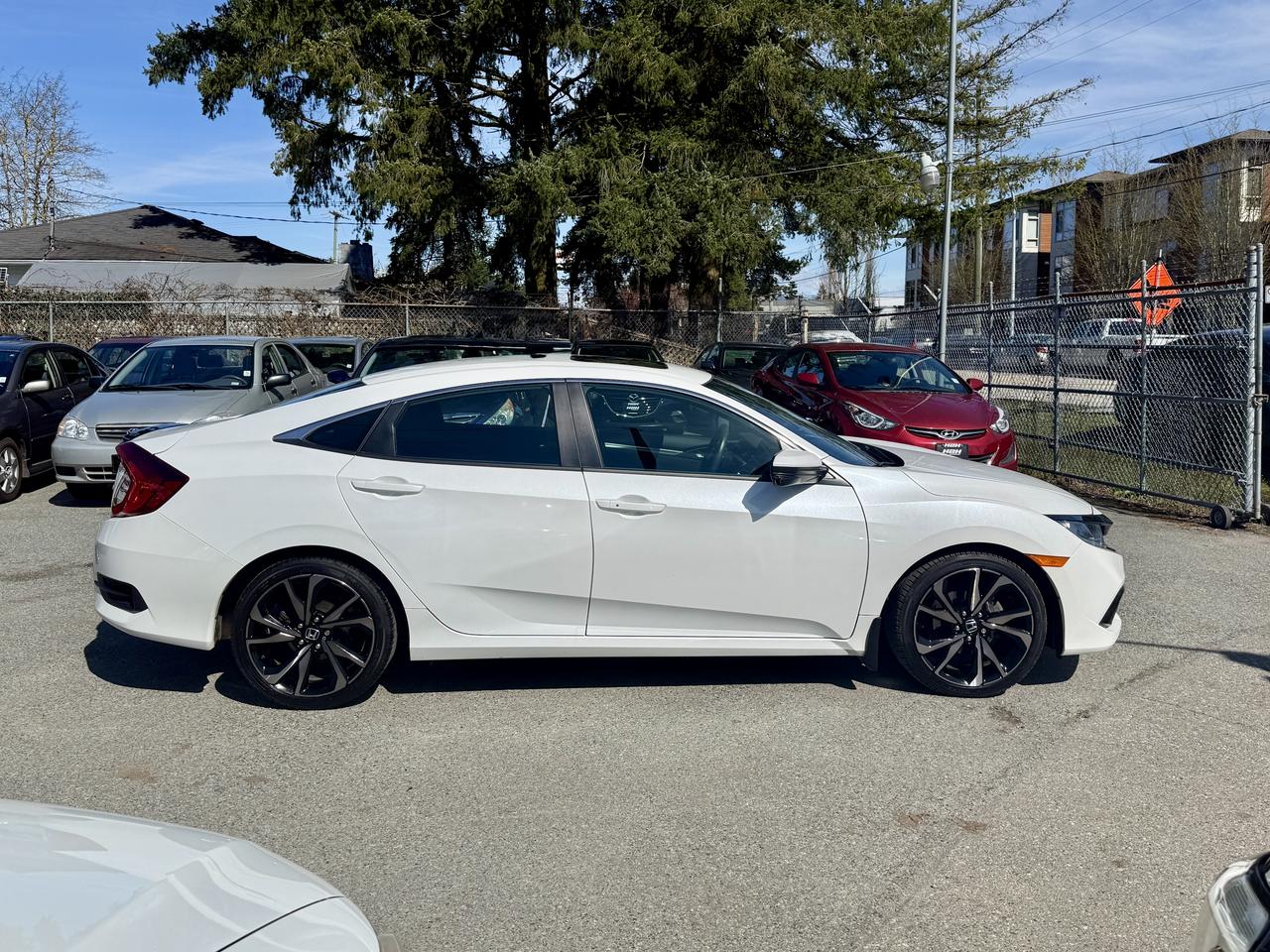 2020 Honda Civic Sport FINANCING AVAILABLE Photo4