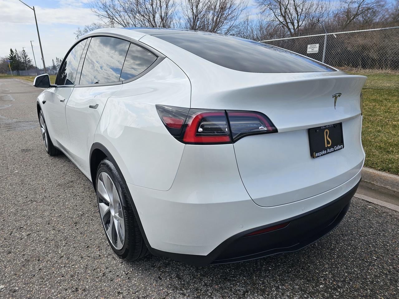 2021 Tesla Model Y 1 OWNER / NO ACCIDENTS / FSD3 / RWD / WHITE SEATS Photo2