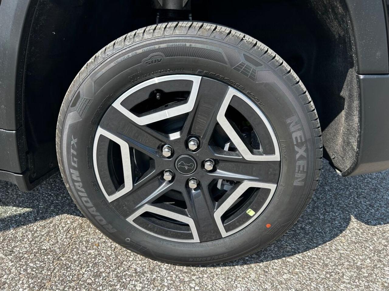 13863717.825160429