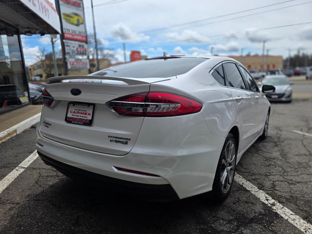 2019 Ford Fusion Hybrid Titanium HYBRID | LOADED | Locally Owned Photo4