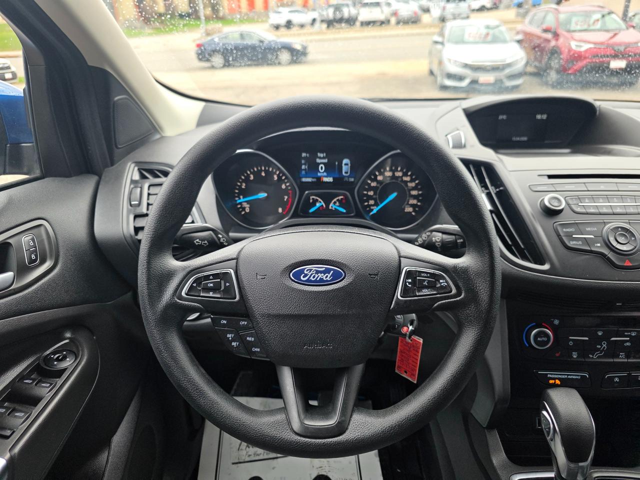 2018 Ford Escape SE LOW KMS | ACCIDENT FREE | Backup Camera | Heated Seats Photo