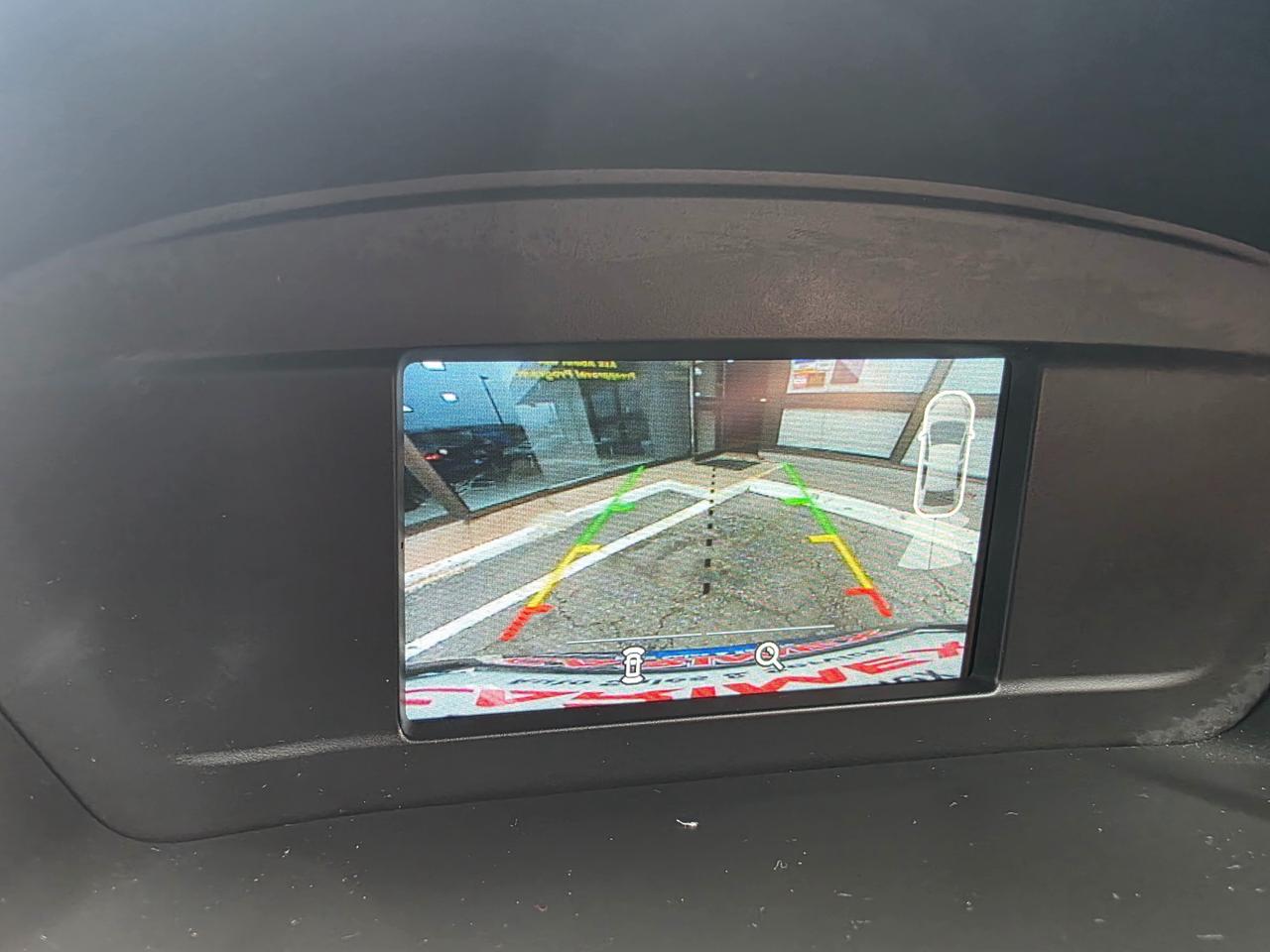 2018 Ford Escape SE LOW KMS | ACCIDENT FREE | Backup Camera | Heated Seats Photo
