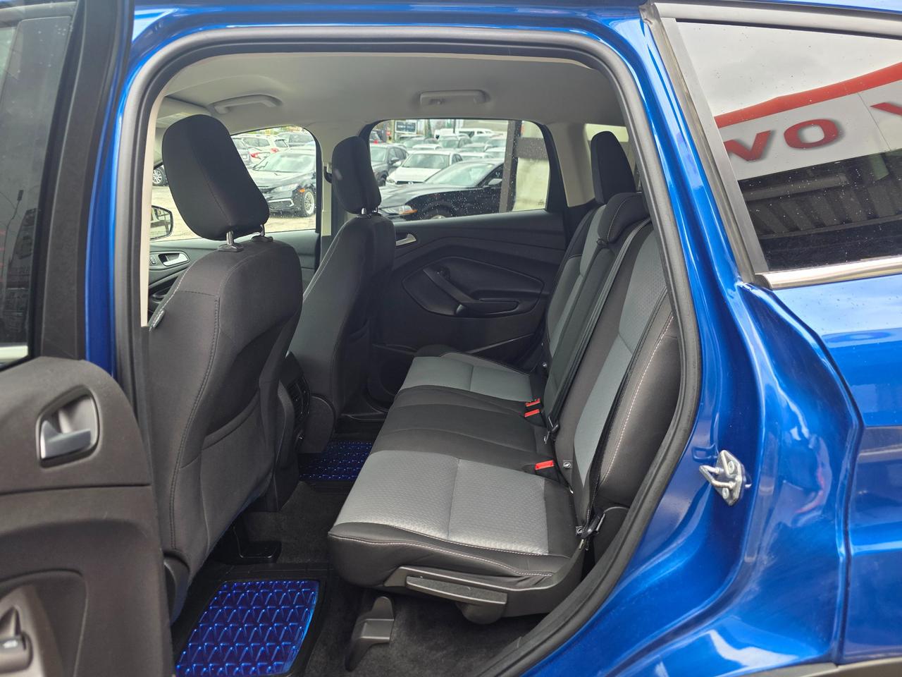 2018 Ford Escape SE LOW KMS | ACCIDENT FREE | Backup Camera | Heated Seats Photo