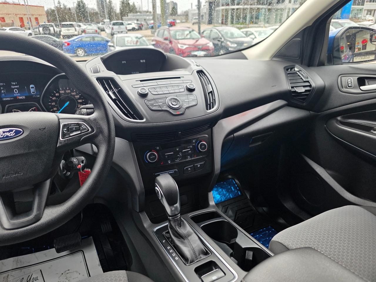 2018 Ford Escape SE LOW KMS | ACCIDENT FREE | Backup Camera | Heated Seats Photo