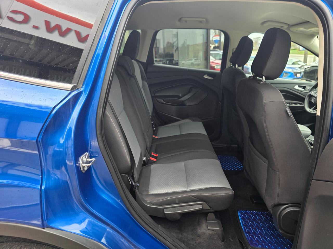 2018 Ford Escape SE LOW KMS | ACCIDENT FREE | Backup Camera | Heated Seats Photo