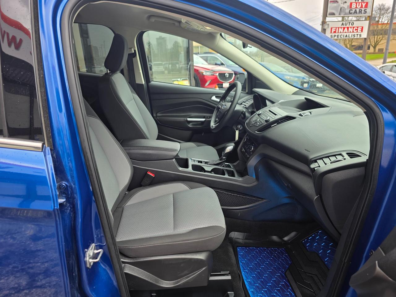 2018 Ford Escape SE LOW KMS | ACCIDENT FREE | Backup Camera | Heated Seats Photo