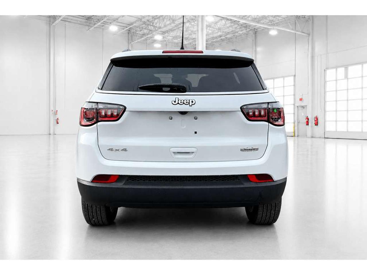 2026 Jeep Compass NORTH | 8.4" TOUCHSCREEN | Carplay | Htd Seats Photo