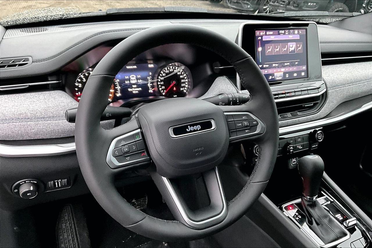 2026 Jeep Compass NORTH 4X4 | Htd. Seats & Wheel | 8.4" Touchscreen Photo