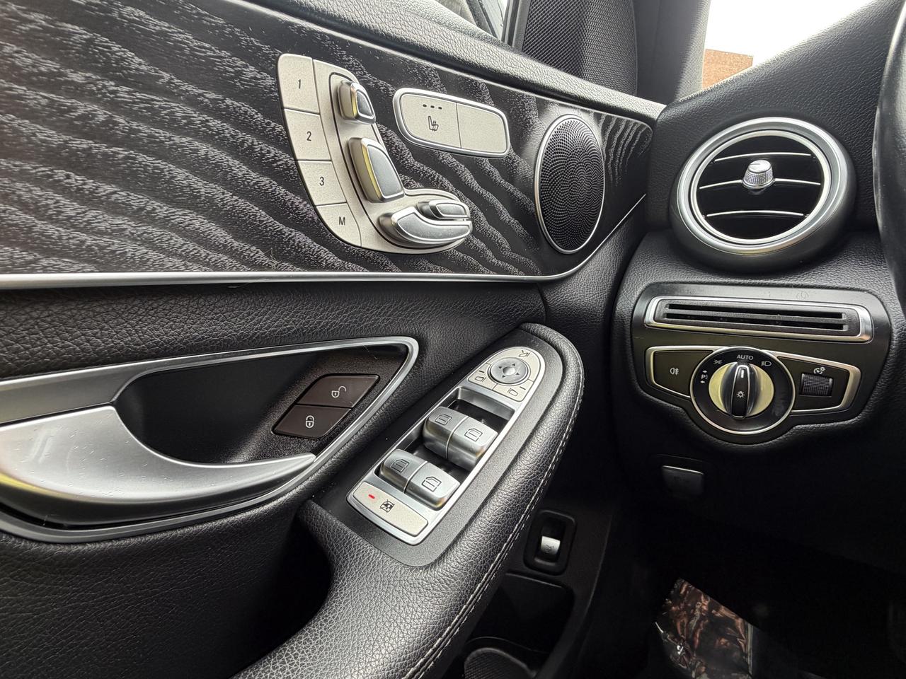 2019 Mercedes-Benz C-Class C 300 4MATIC Sedan Photo