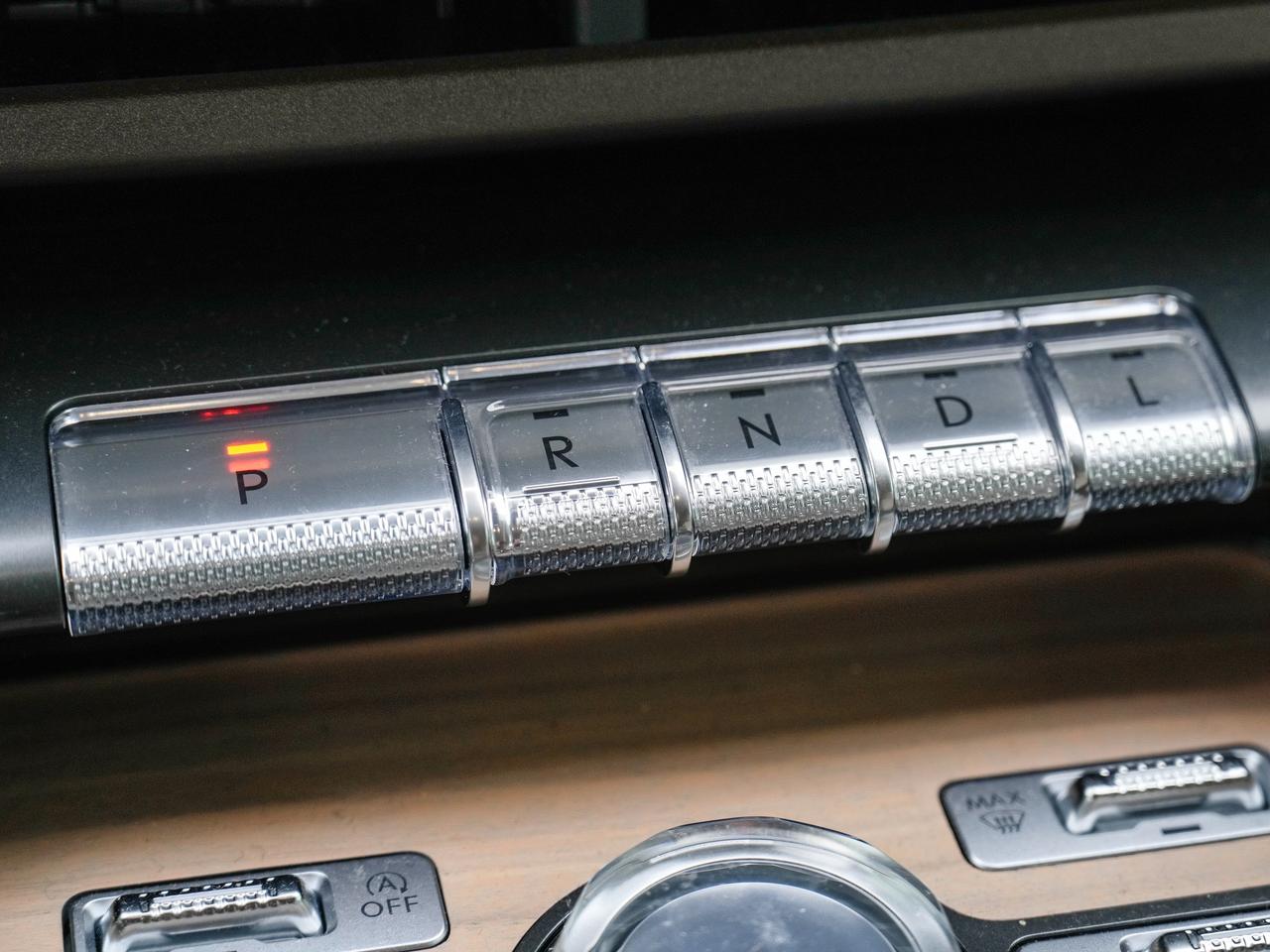 2025 Lincoln Nautilus RESERVE AWD | PANO ROOF | LEATHER | JET PKG! Photo