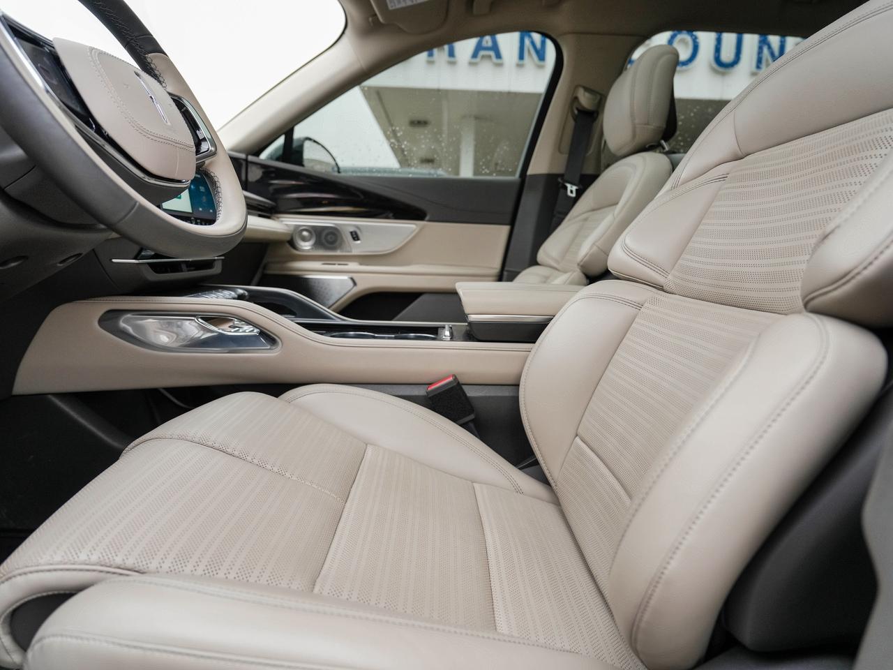 2025 Lincoln Nautilus RESERVE AWD | PANO ROOF | LEATHER | JET PKG! Photo