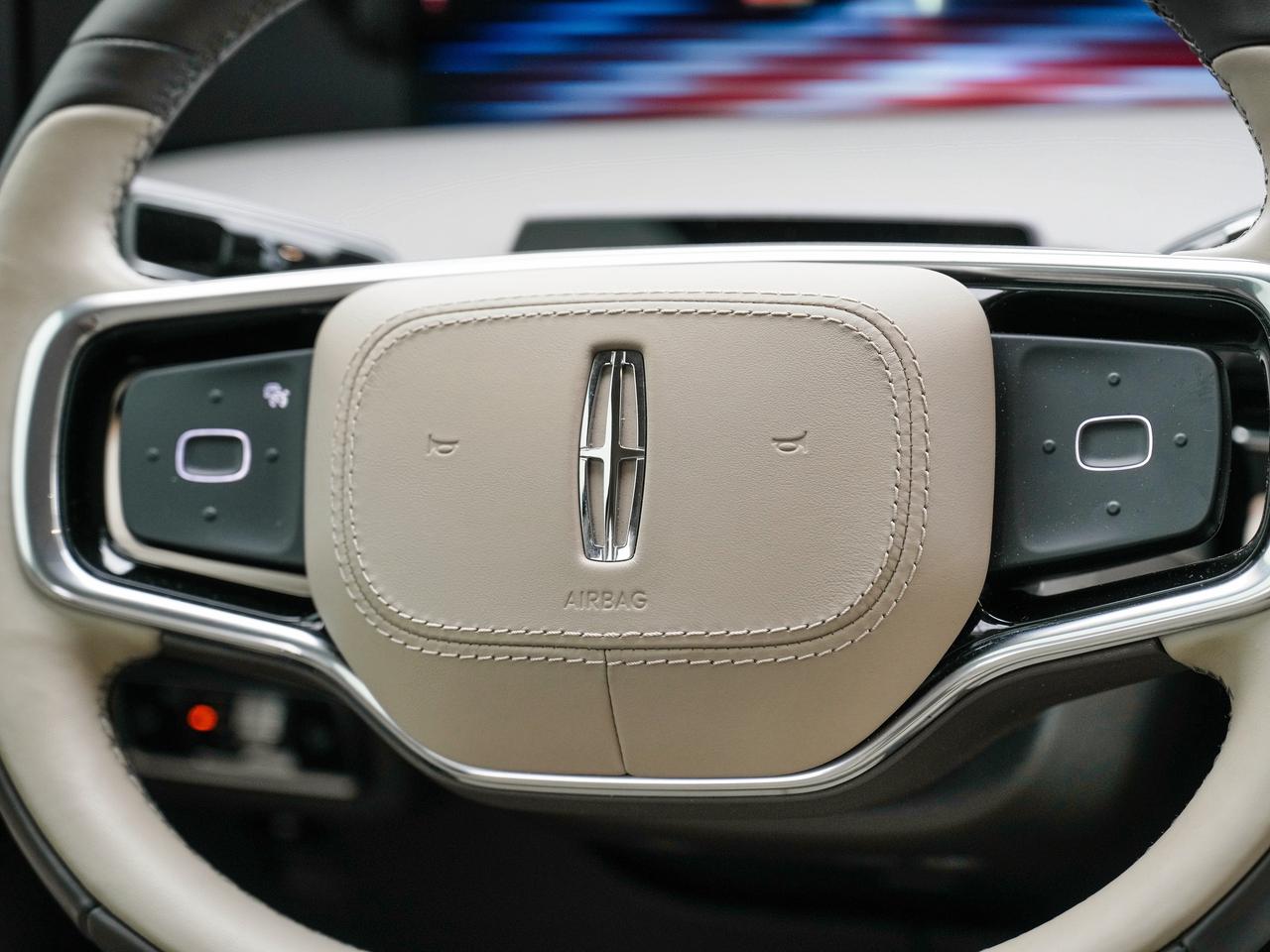 2025 Lincoln Nautilus RESERVE AWD | PANO ROOF | LEATHER | JET PKG! Photo