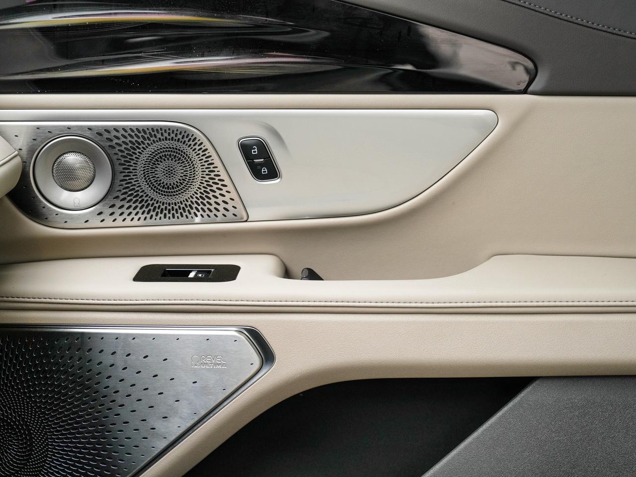 2025 Lincoln Nautilus RESERVE AWD | PANO ROOF | LEATHER | JET PKG! Photo