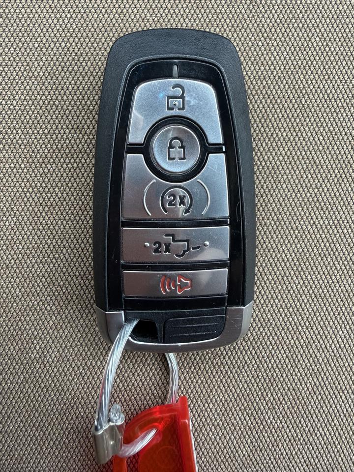 2022 Ford F-150 XLT 4WD SuperCrew 5.5' Box Photo