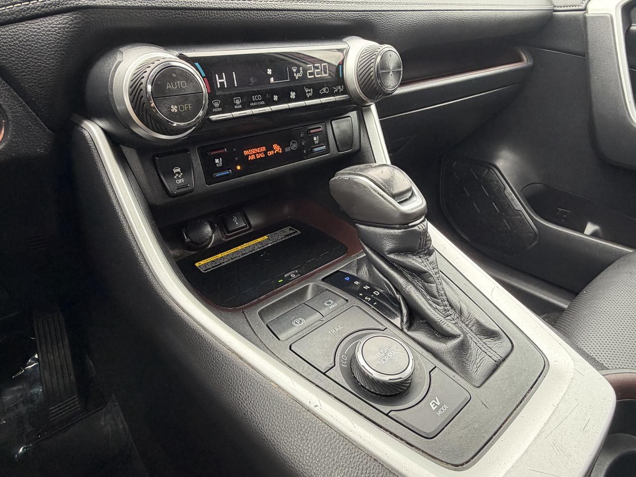 2020 Toyota RAV4 Hybrid Limited AWD Photo