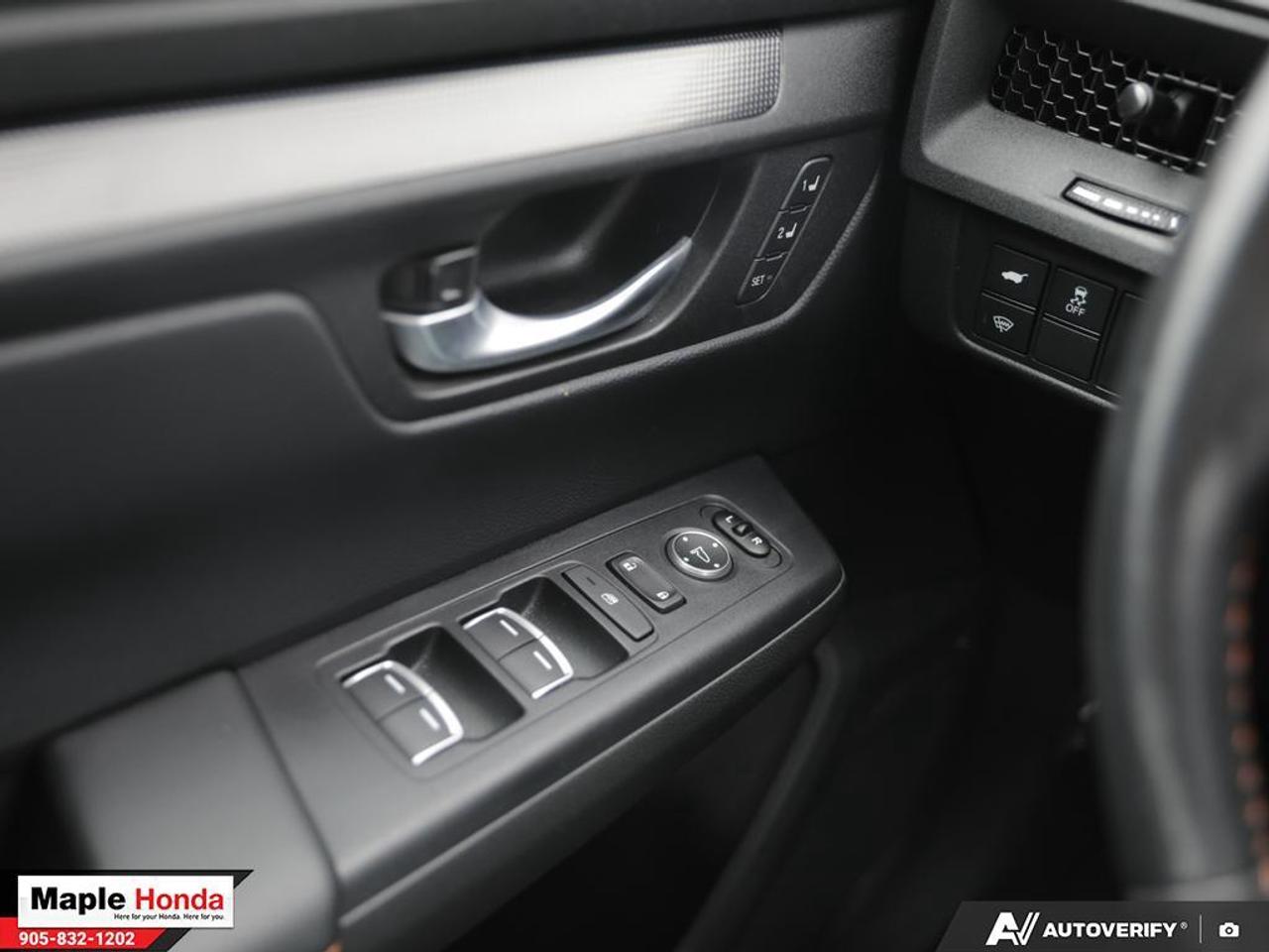 2024 Honda CR-V Hybrid Leather Seats| Sunroof| Heated Seats Auto Start| H Photo