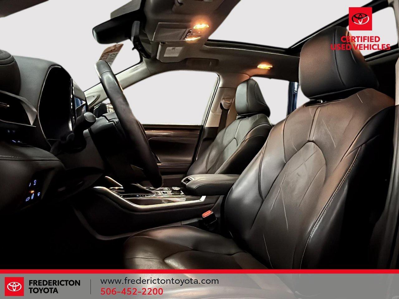 2022 Toyota Highlander LIMITED  Photo