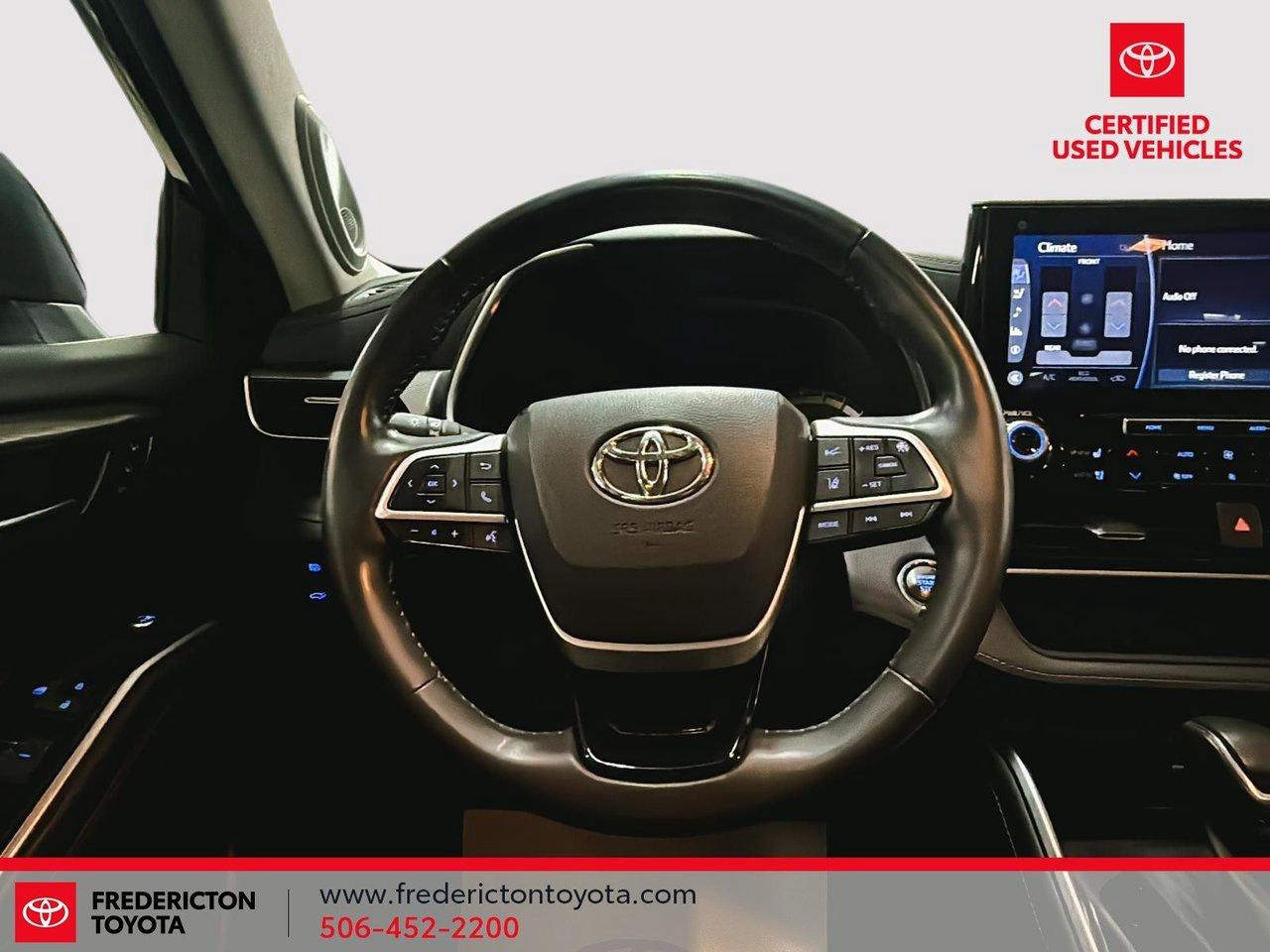 2022 Toyota Highlander LIMITED  Photo