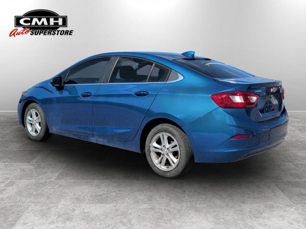 2017 Chevrolet Cruze LT True North Edition  **TRUE NORTH - CONV. PKG** Photo3