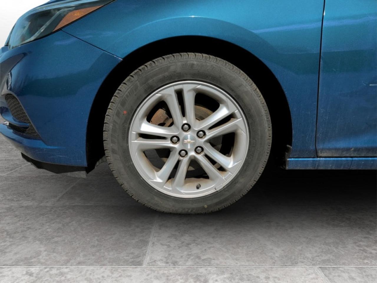 2017 Chevrolet Cruze LT True North Edition  **TRUE NORTH - CONV. PKG** Photo