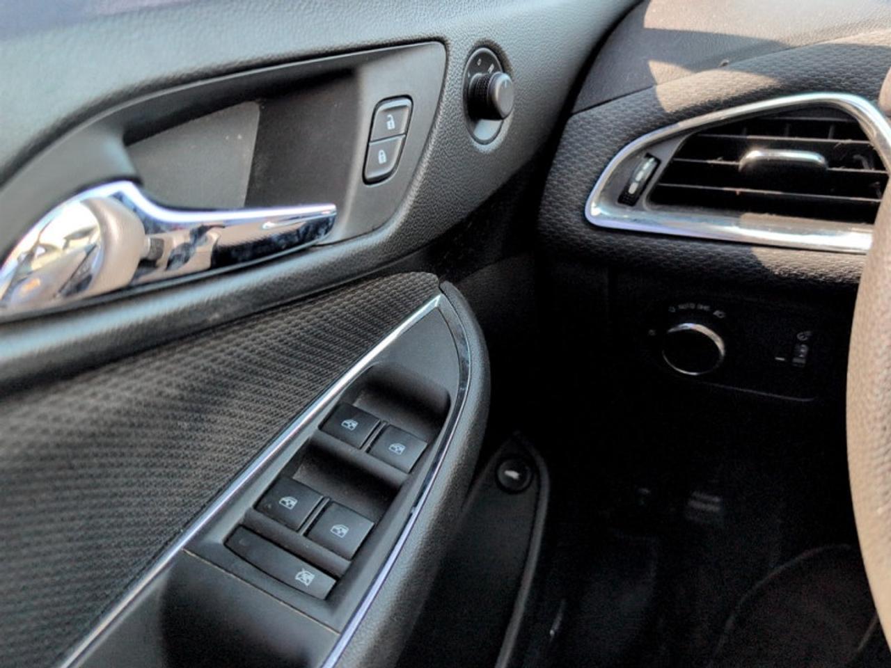 2017 Chevrolet Cruze LT True North Edition  **TRUE NORTH - CONV. PKG** Photo