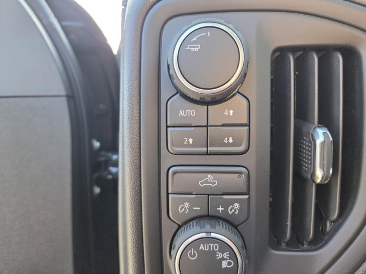 2026 Chevrolet Silverado 1500 Custom Trail Boss Photo