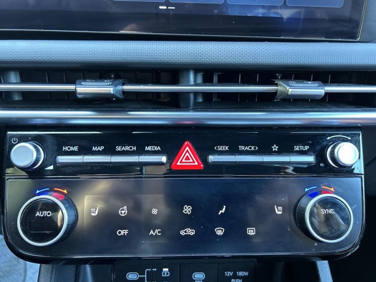 2025 Hyundai Santa Cruz PREFERRED AWD | NO ACCIDENTS Photo