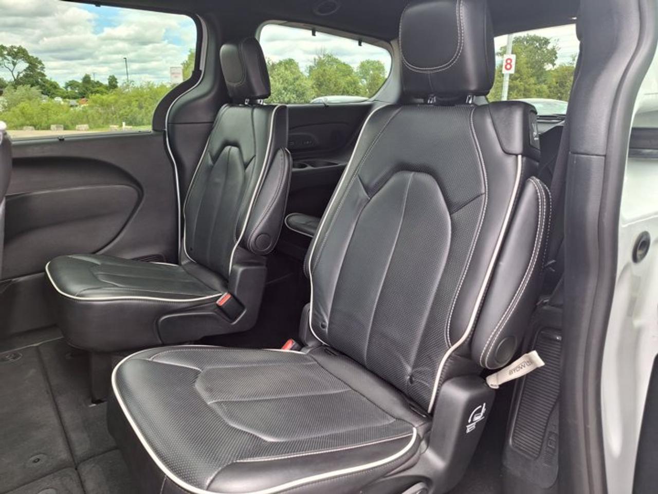 2024 Chrysler Pacifica Limited "S" | Leather | Sunroof | Rear Entertainment System | 360 Camera | FamCam | Vacuum and More! Photo