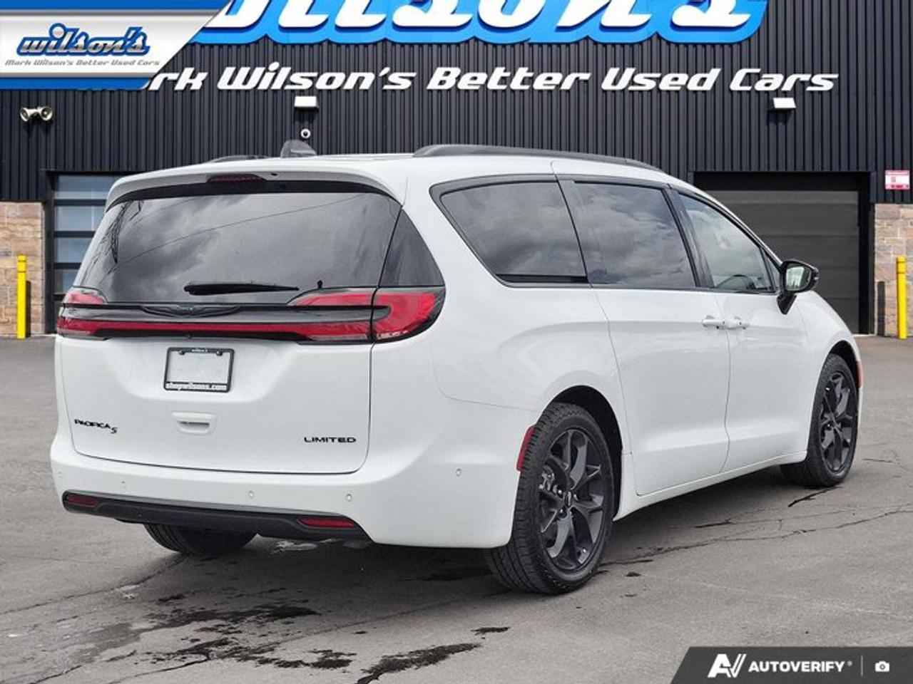 2024 Chrysler Pacifica Limited "S" | Leather | Sunroof | Rear Entertainment System | 360 Camera | FamCam | Vacuum and More! Photo4