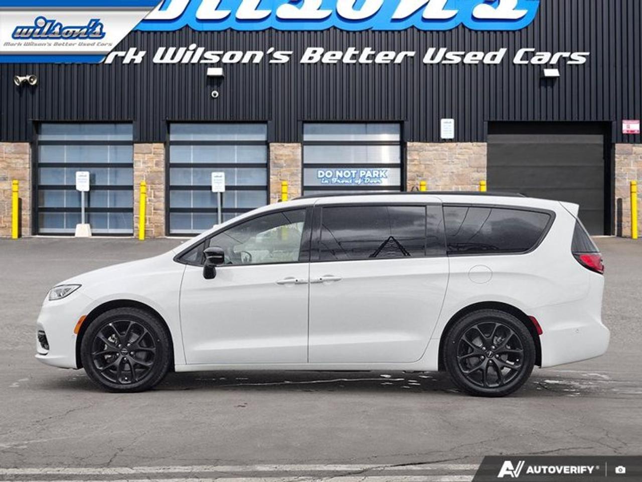 2024 Chrysler Pacifica Limited "S" | Leather | Sunroof | Rear Entertainment System | 360 Camera | FamCam | Vacuum and More! Photo