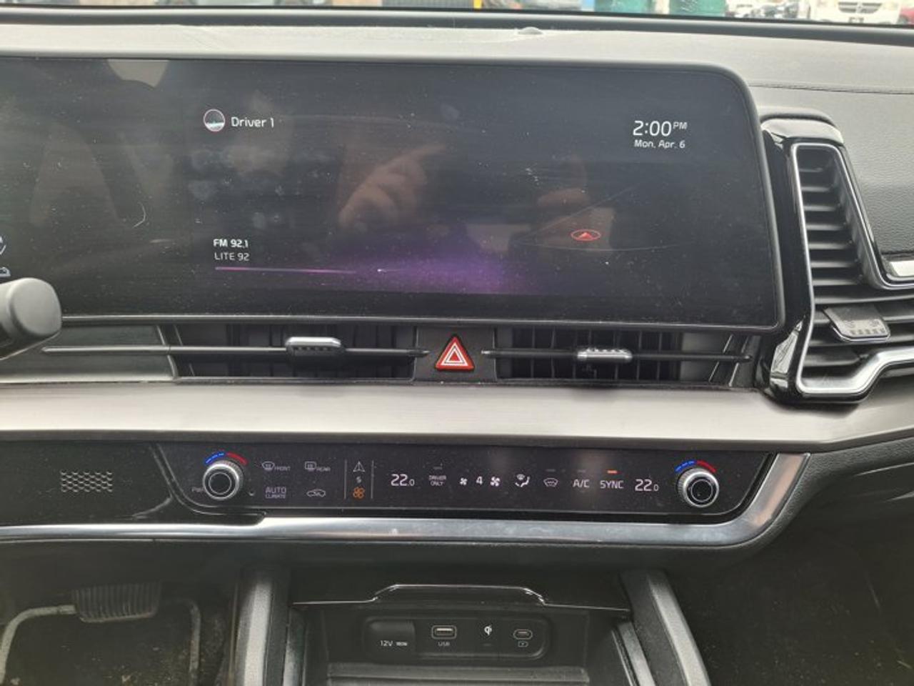 2023 Kia Sportage Hybrid EXAWD | Leather | Remote Start | Heated Seats + Steering | Blind Spot Warning | and More ! Photo3