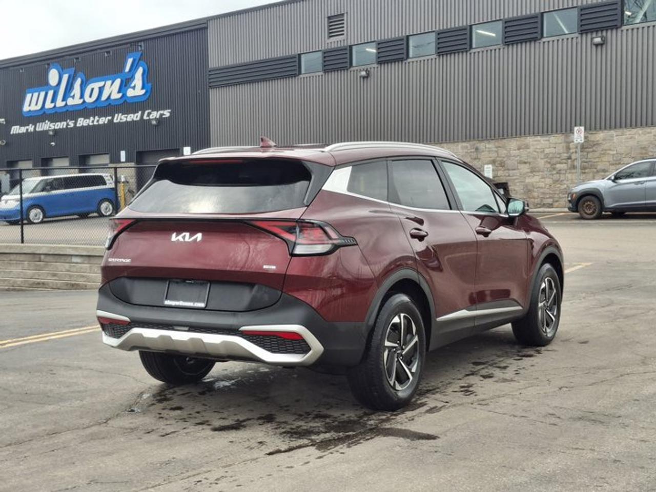 2023 Kia Sportage Hybrid EXAWD | Leather | Remote Start | Heated Seats + Steering | Blind Spot Warning | and More ! Photo