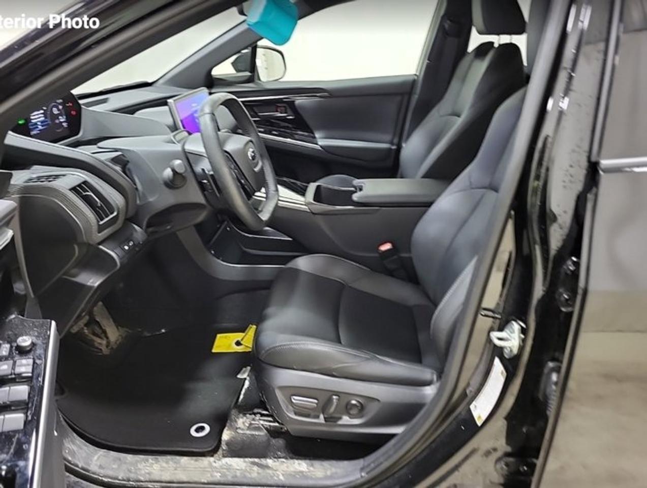 2024 Subaru Solterra Leather | Sunroof | w/Technology Package | 360 Camera | Adaptive Cruise | and More ! Photo