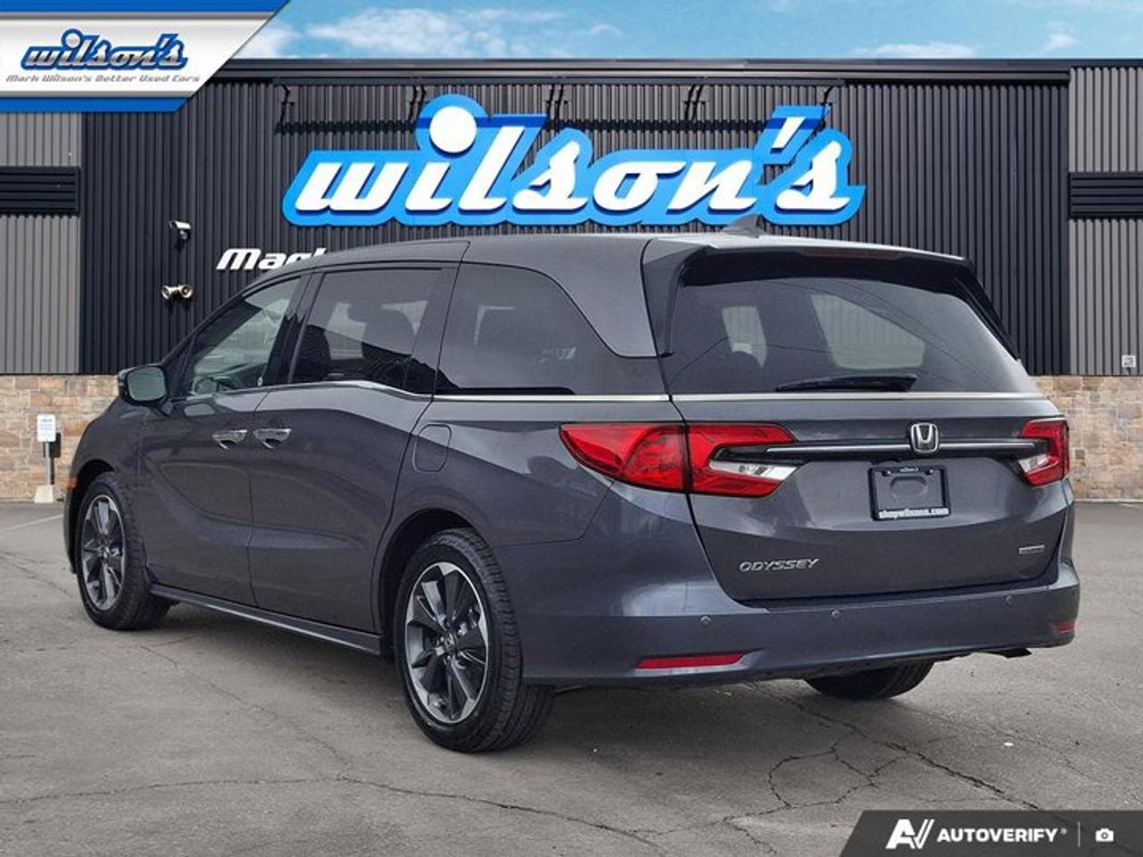 2022 Honda Odyssey Touring | Leather | DVD | Sunroof | Nav | Cooled + Heated Seats | Heated Wheel | and More ! Photo