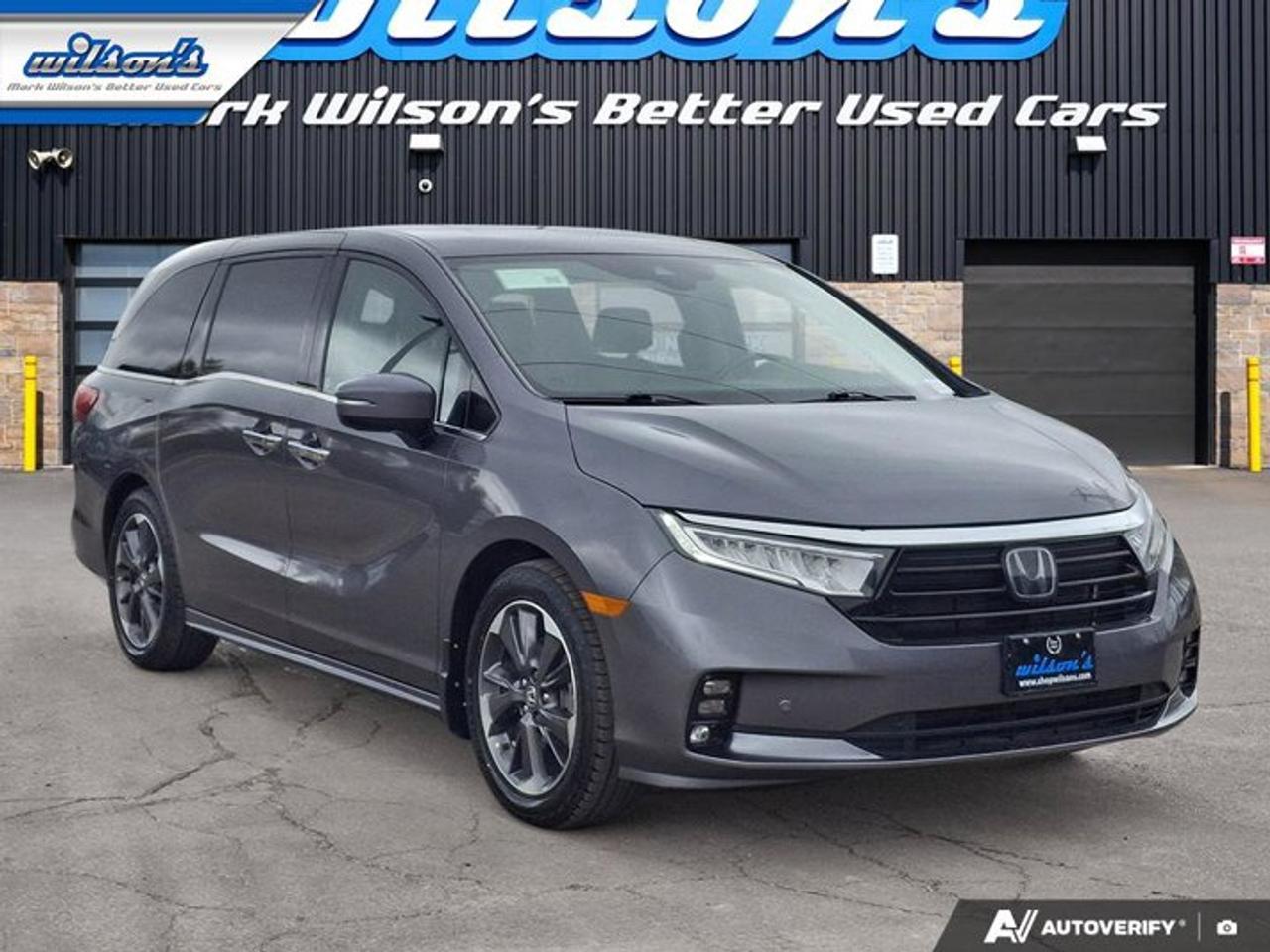 2022 Honda Odyssey Touring | Leather | DVD | Sunroof | Nav | Cooled + Heated Seats | Heated Wheel | and More ! Photo